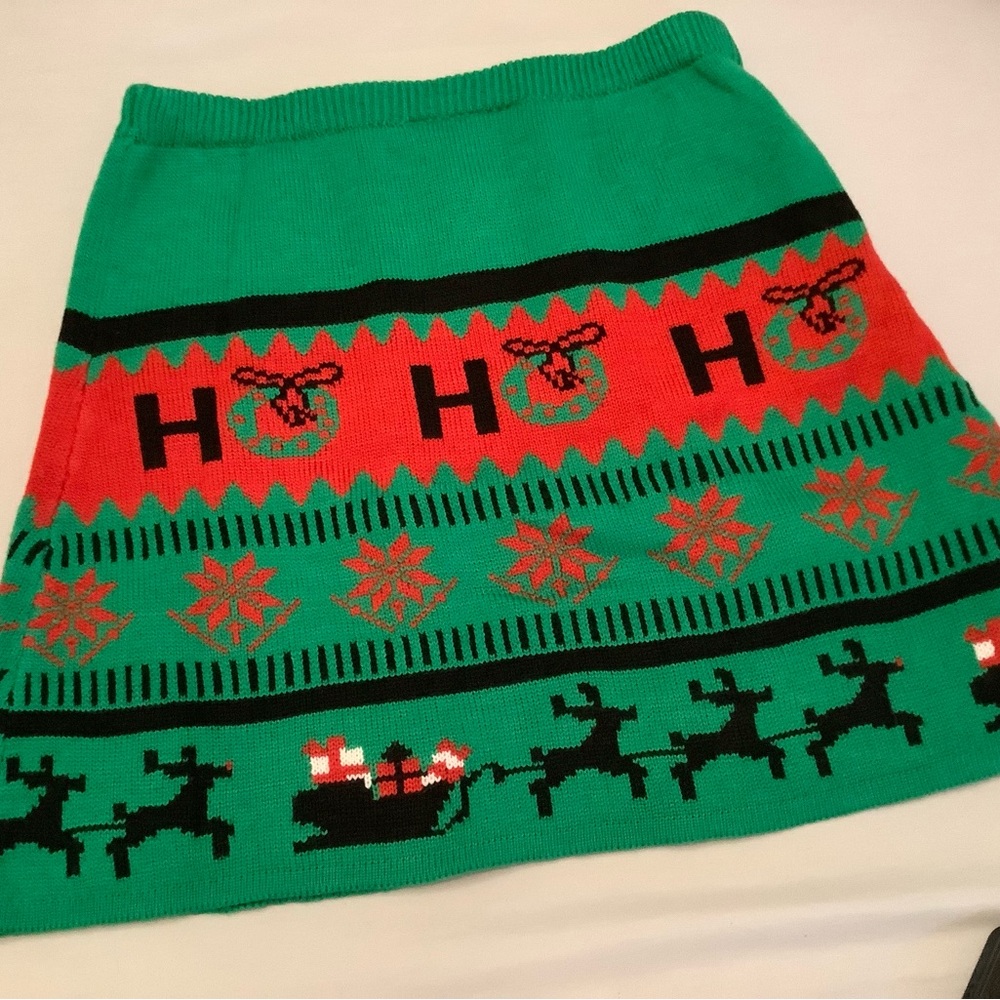 Like new Christmas HO HO HO Reindeer Santa sled sweater knit skirt pull on skirt